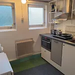Cozy Apt In 50S Villa 10 Min Tram Ride To City