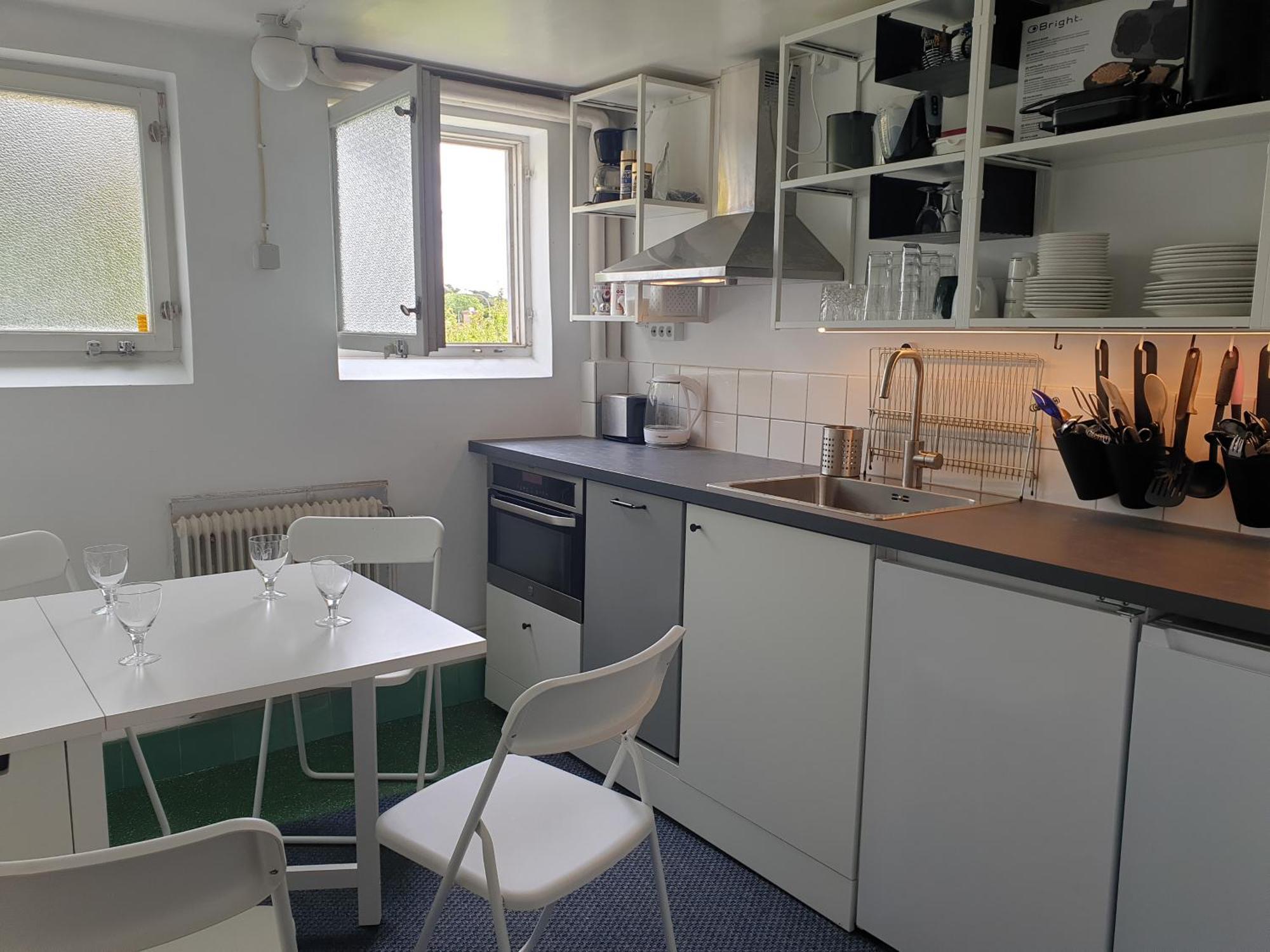 Apartamento Cozy In 50s 10 Min Tram Ride To